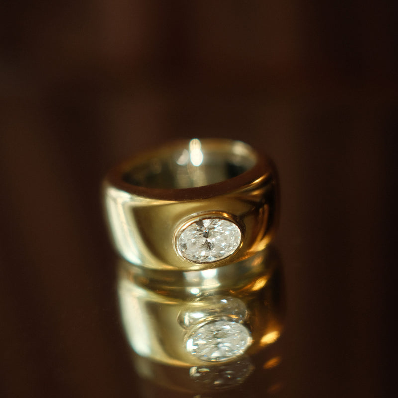 The Oval Diamond Aura Sleeve